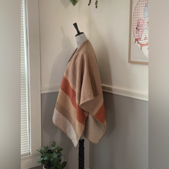 NWOT Mixit Reversible Houndstooth & Stripes Shrug Poncho - Picture 3 of 8